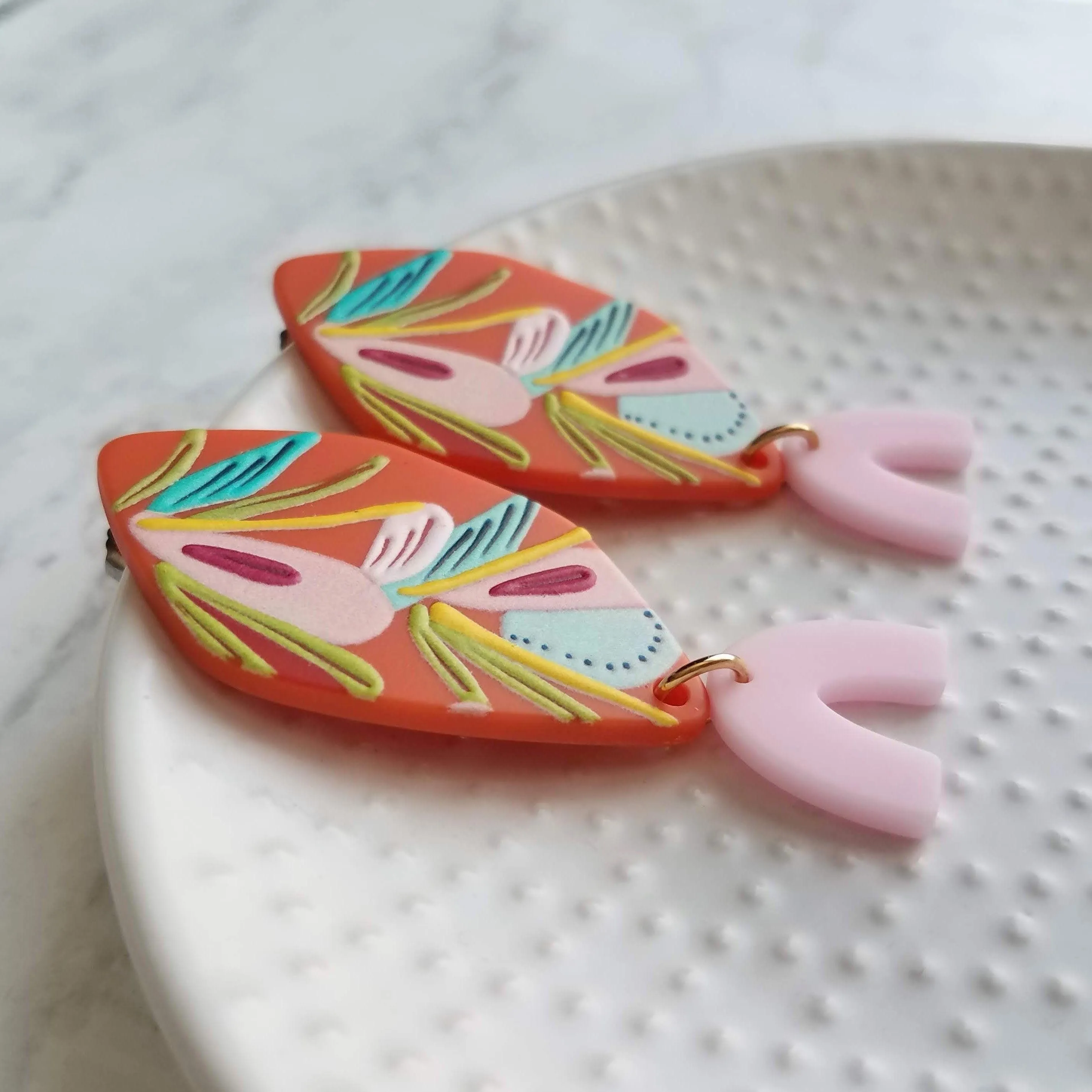 80s Bright Color Large Earrings, tropical flower earring, abstract design earring, pink orange tropical color, 2.5 in long thick lightweight