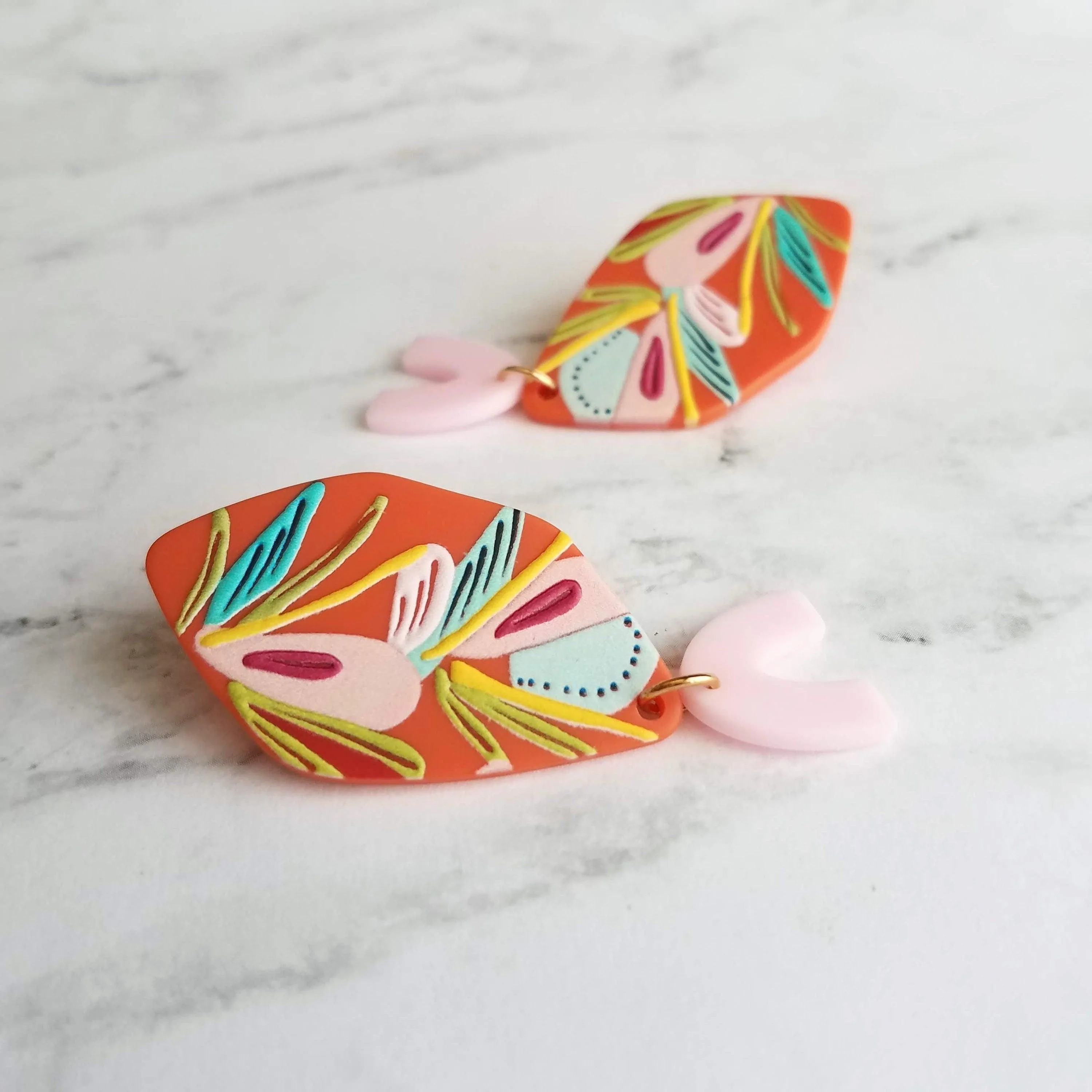 80s Bright Color Large Earrings, tropical flower earring, abstract design earring, pink orange tropical color, 2.5 in long thick lightweight