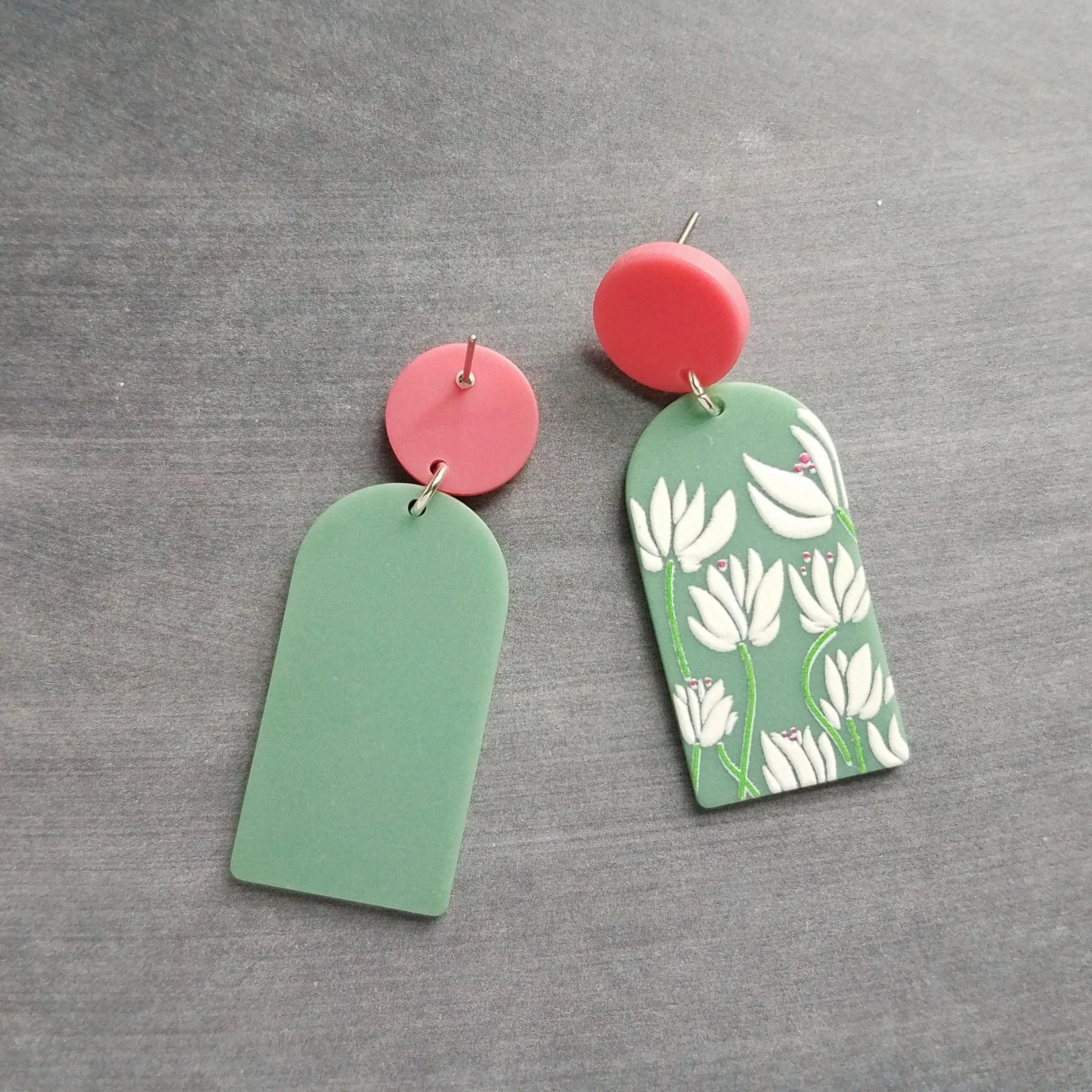 80s Earrings, thick acrylic earring, large floral earring, chunky plastic earring, 1980s style, matte green white, pink round stud, flowers