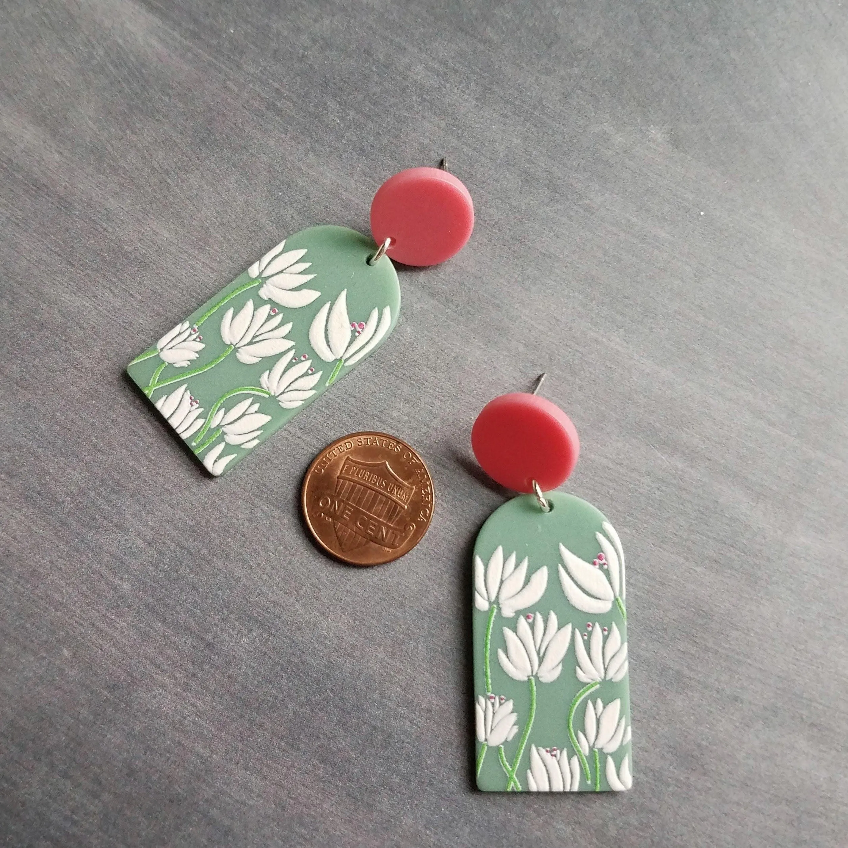 80s Earrings, thick acrylic earring, large floral earring, chunky plastic earring, 1980s style, matte green white, pink round stud, flowers