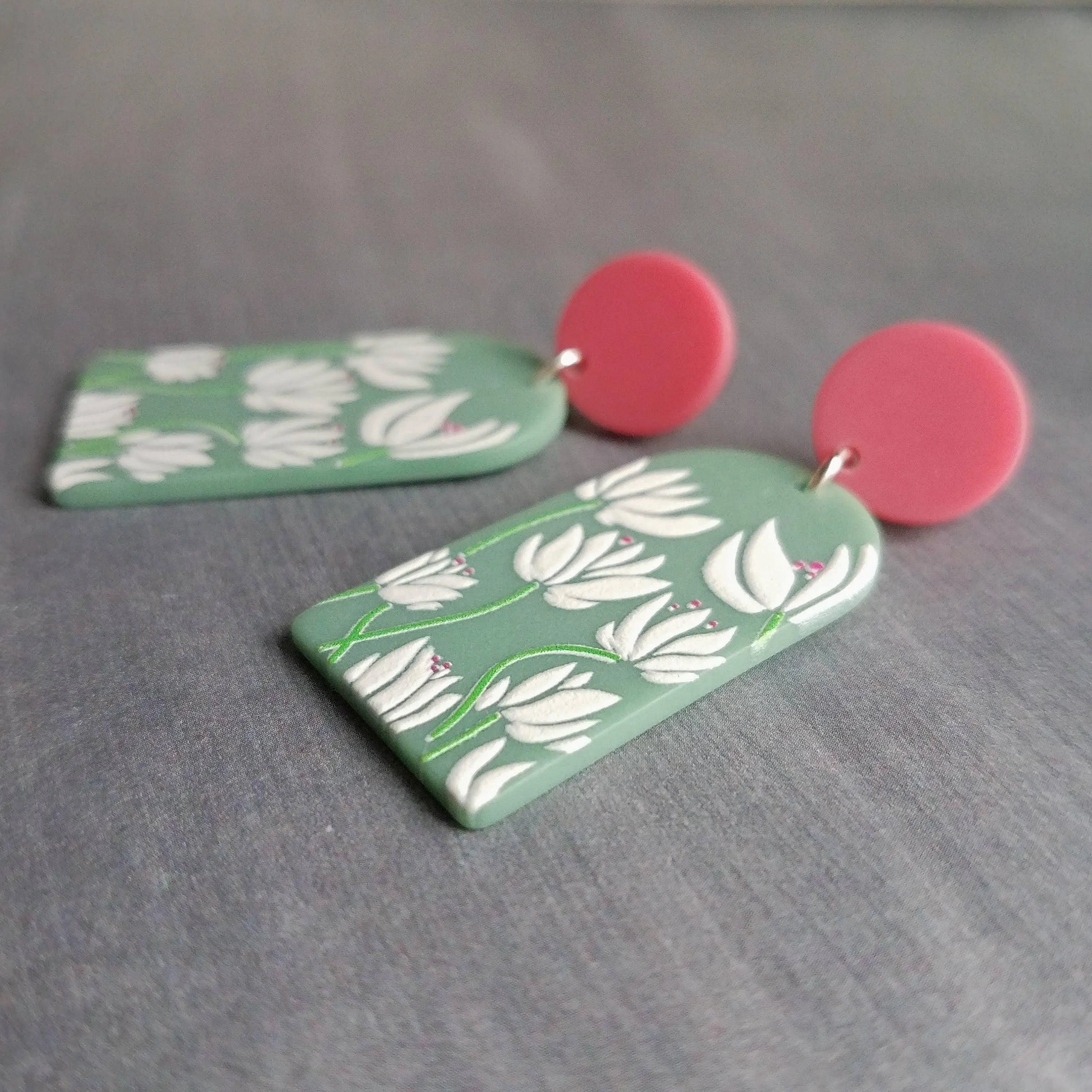 80s Earrings, thick acrylic earring, large floral earring, chunky plastic earring, 1980s style, matte green white, pink round stud, flowers