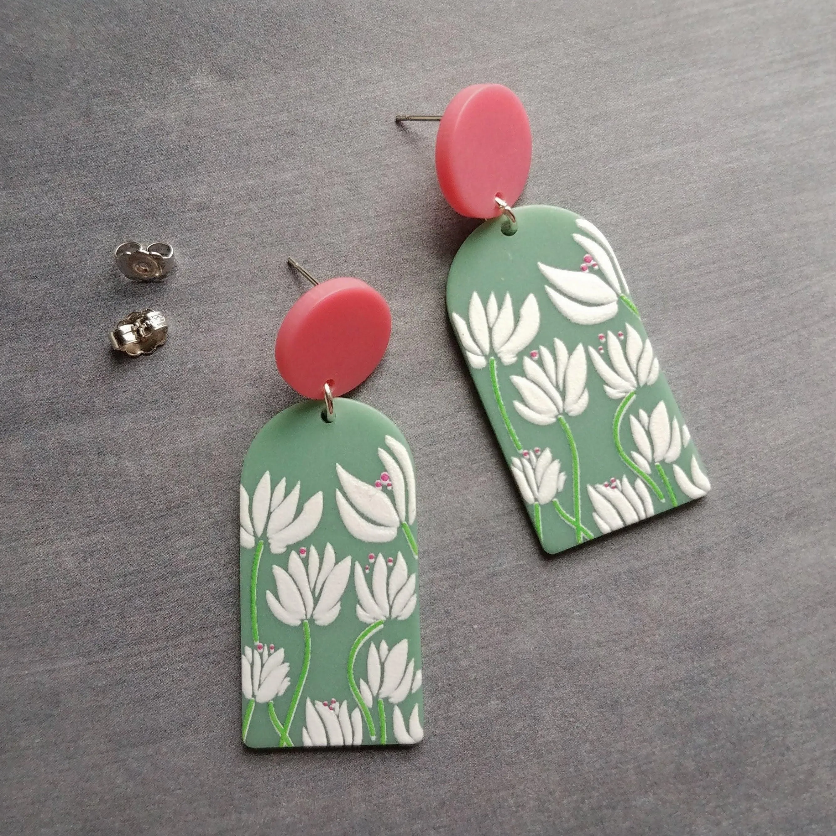 80s Earrings, thick acrylic earring, large floral earring, chunky plastic earring, 1980s style, matte green white, pink round stud, flowers