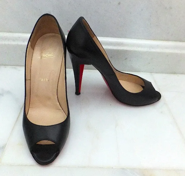 Authentic Christian Louboutin Black Leather Pump Sz 39