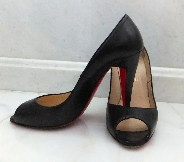 Authentic Christian Louboutin Black Leather Pump Sz 39