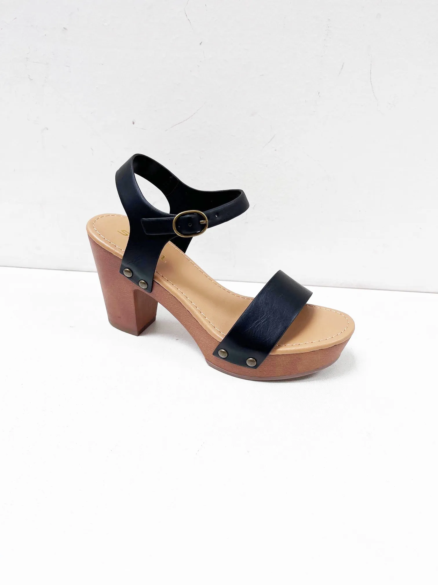 Betsy Wood Heel- Black