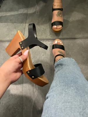 Betsy Wood Heel- Black