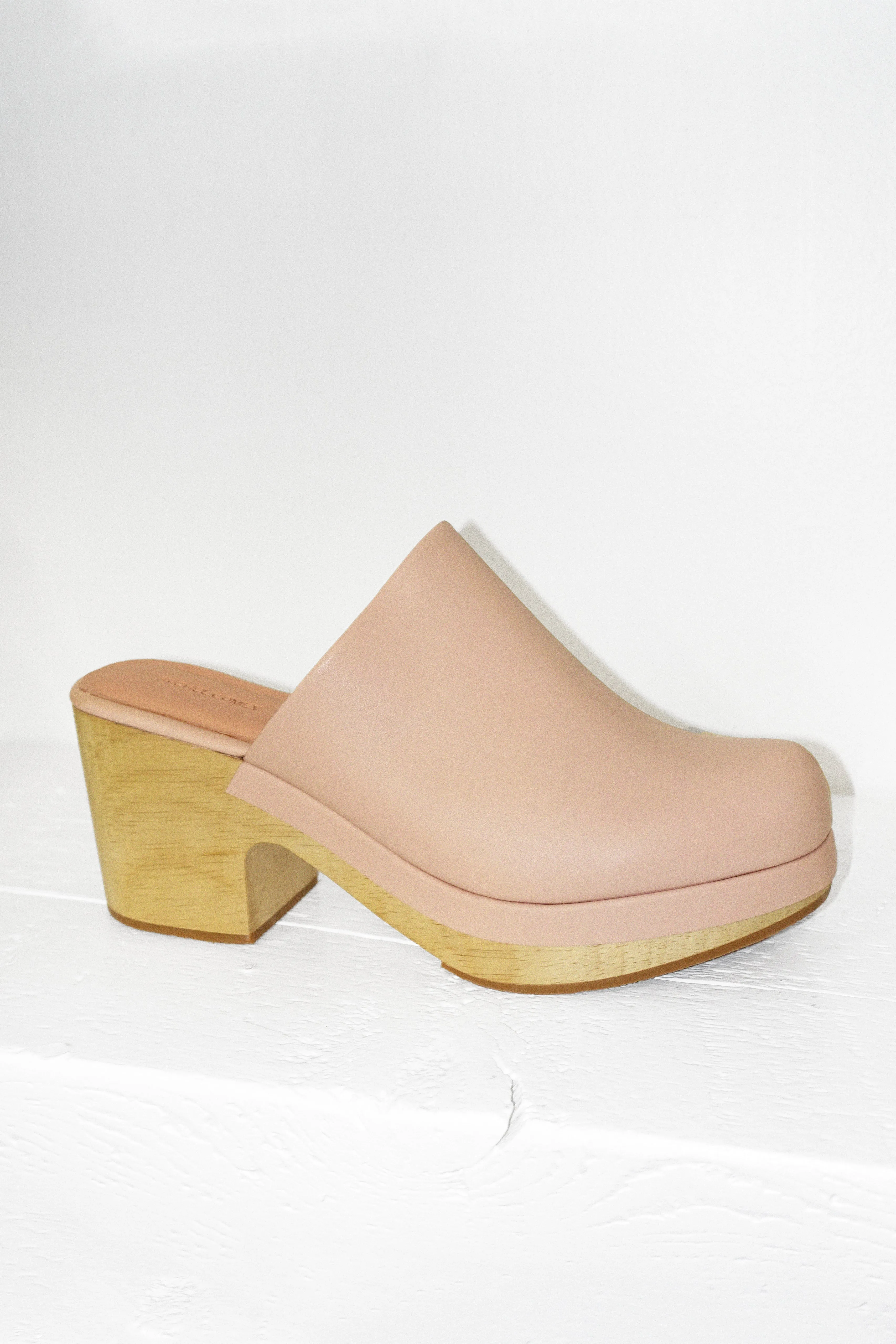 Bose Clog in Blush Vachetta Leather
