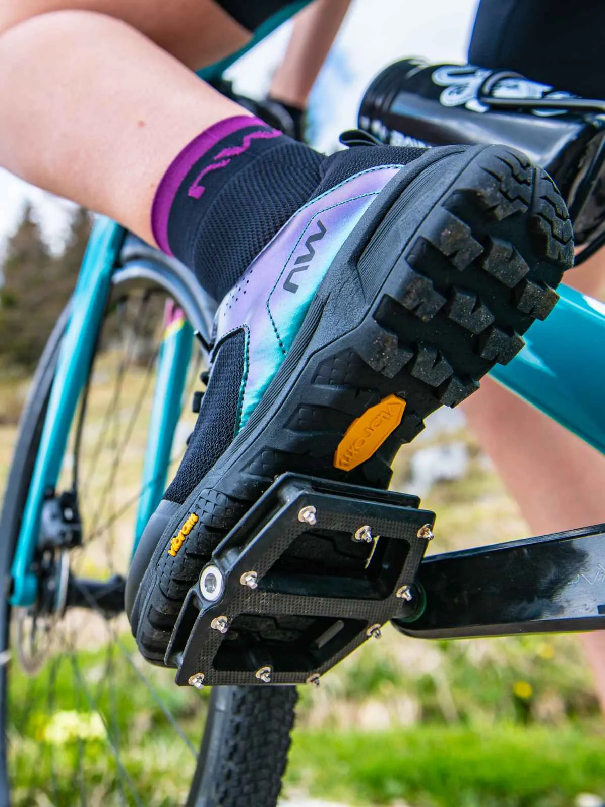 Buty rowerowe damskie NORTHWAVE Freeland Wmn czarny/tęczowy