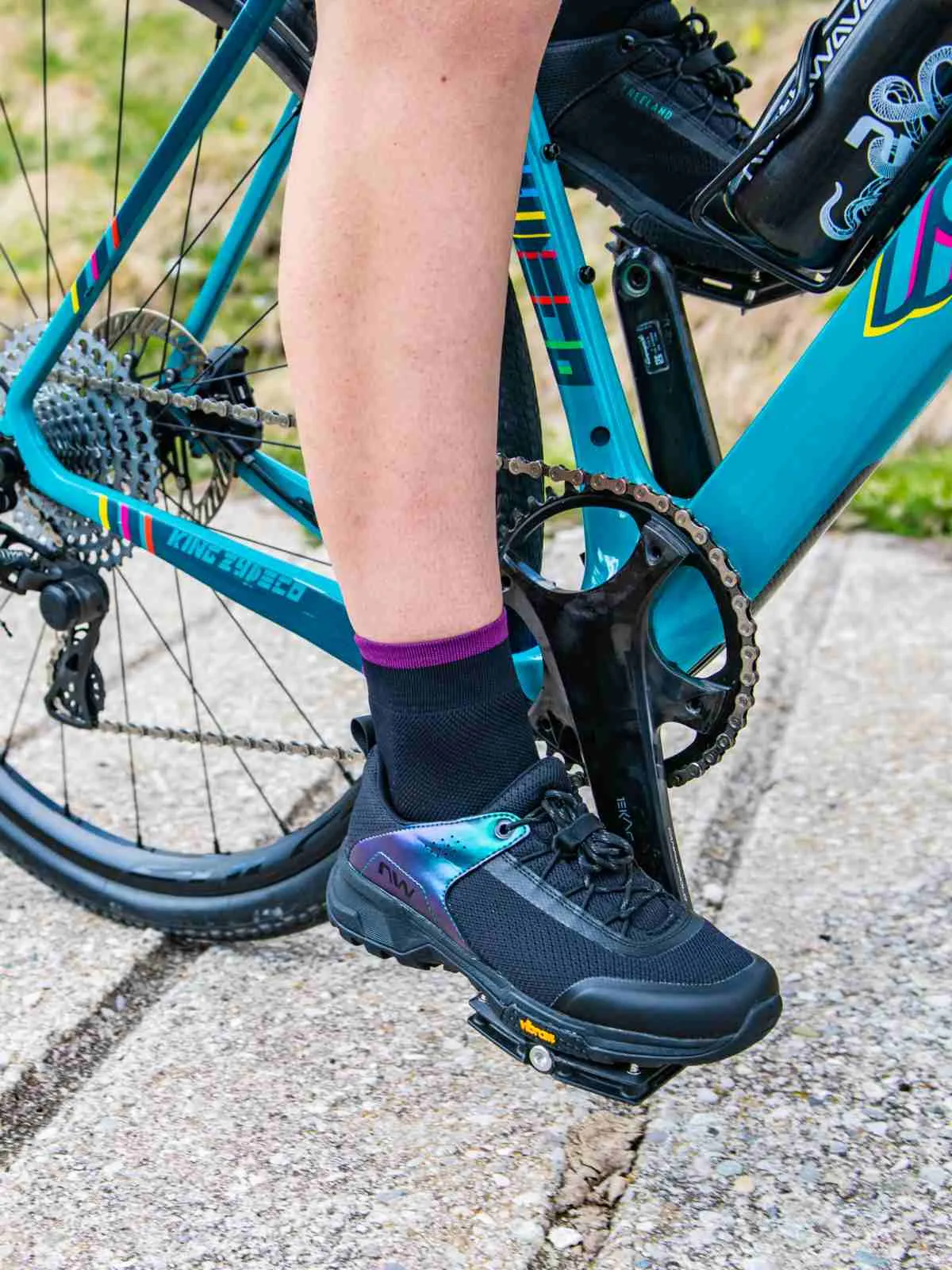 Buty rowerowe damskie NORTHWAVE Freeland Wmn czarny/tęczowy