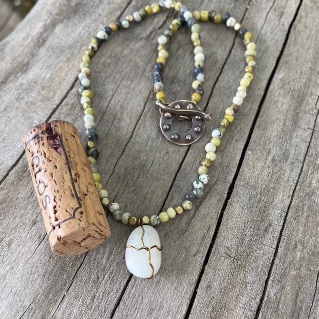 Durango Trails stone pendant necklace with green agate