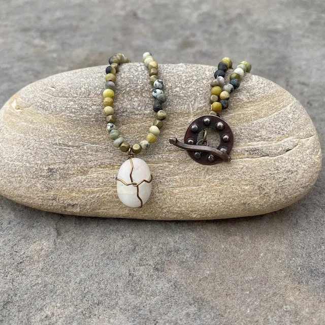 Durango Trails stone pendant necklace with green agate