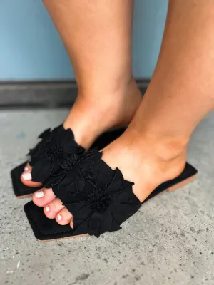 Flower Detail Flat Slide Sandal