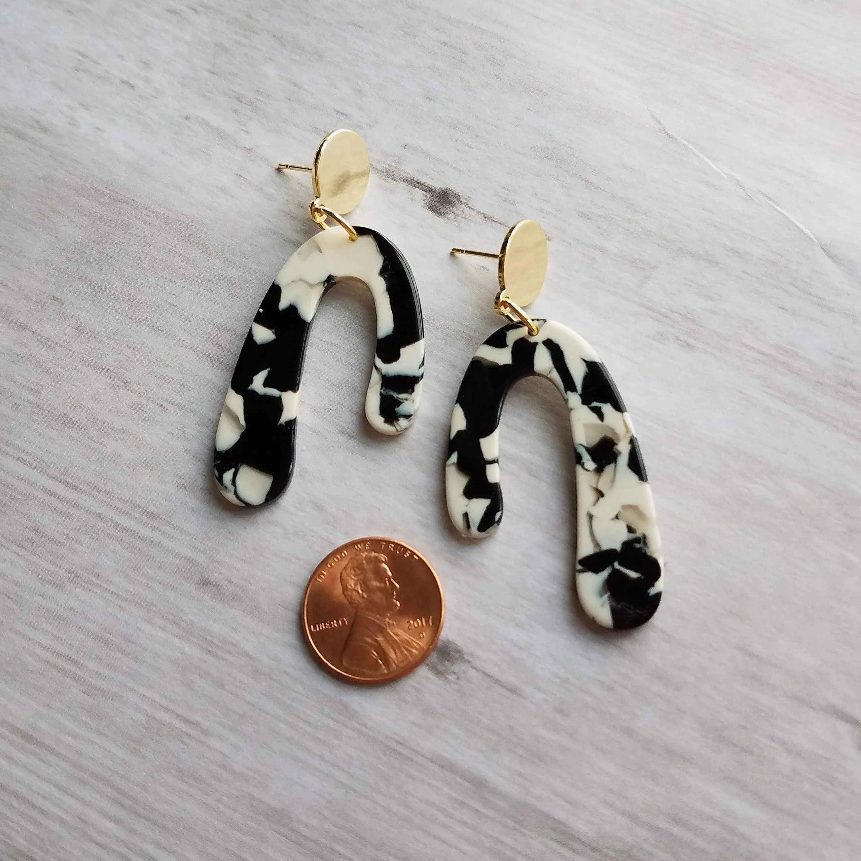 Large Chunky Earrings, black white gold earring, u shape earring, 80s style jewelry, acrylic arch earring faux tortoise shell earring dangle