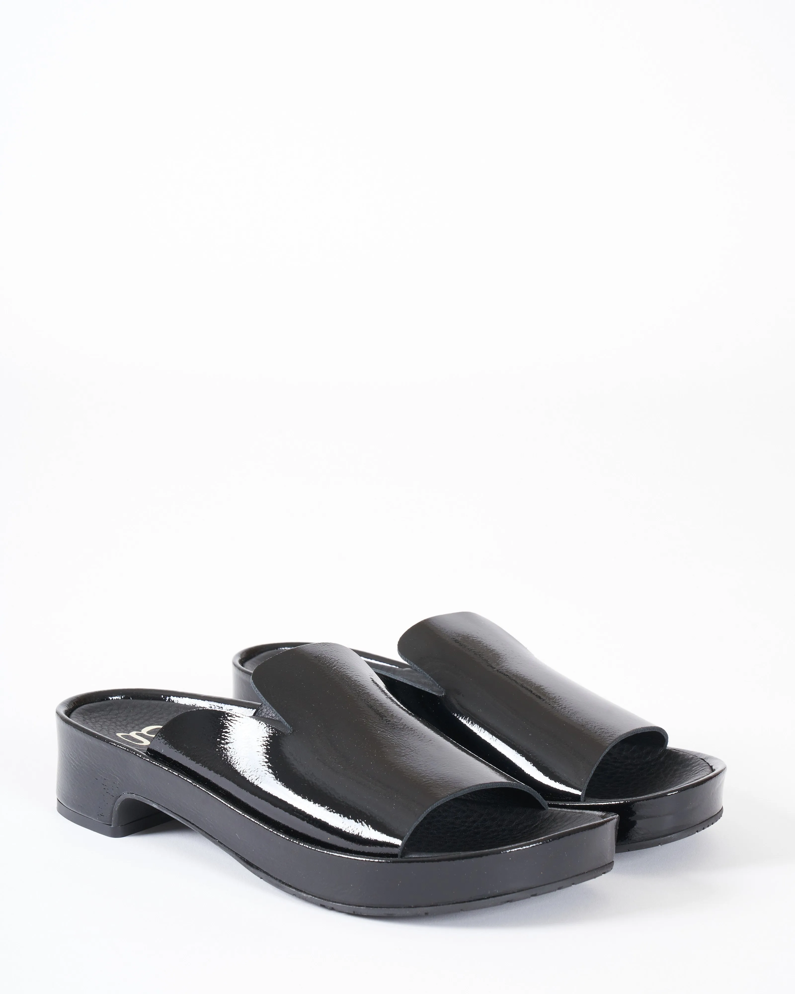 lou - black castoro naplack