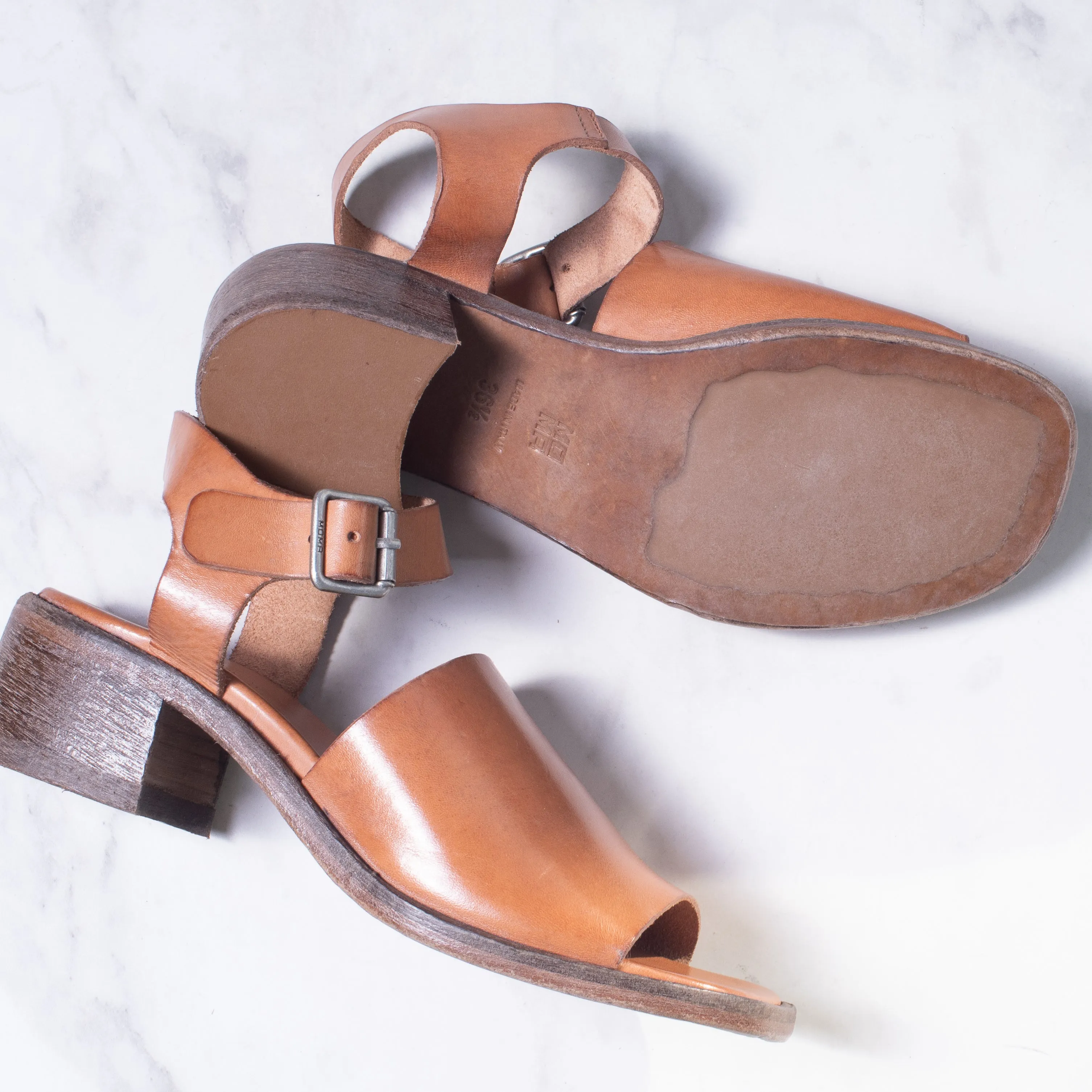 Moma Mid Heel Sandal (whiskey)