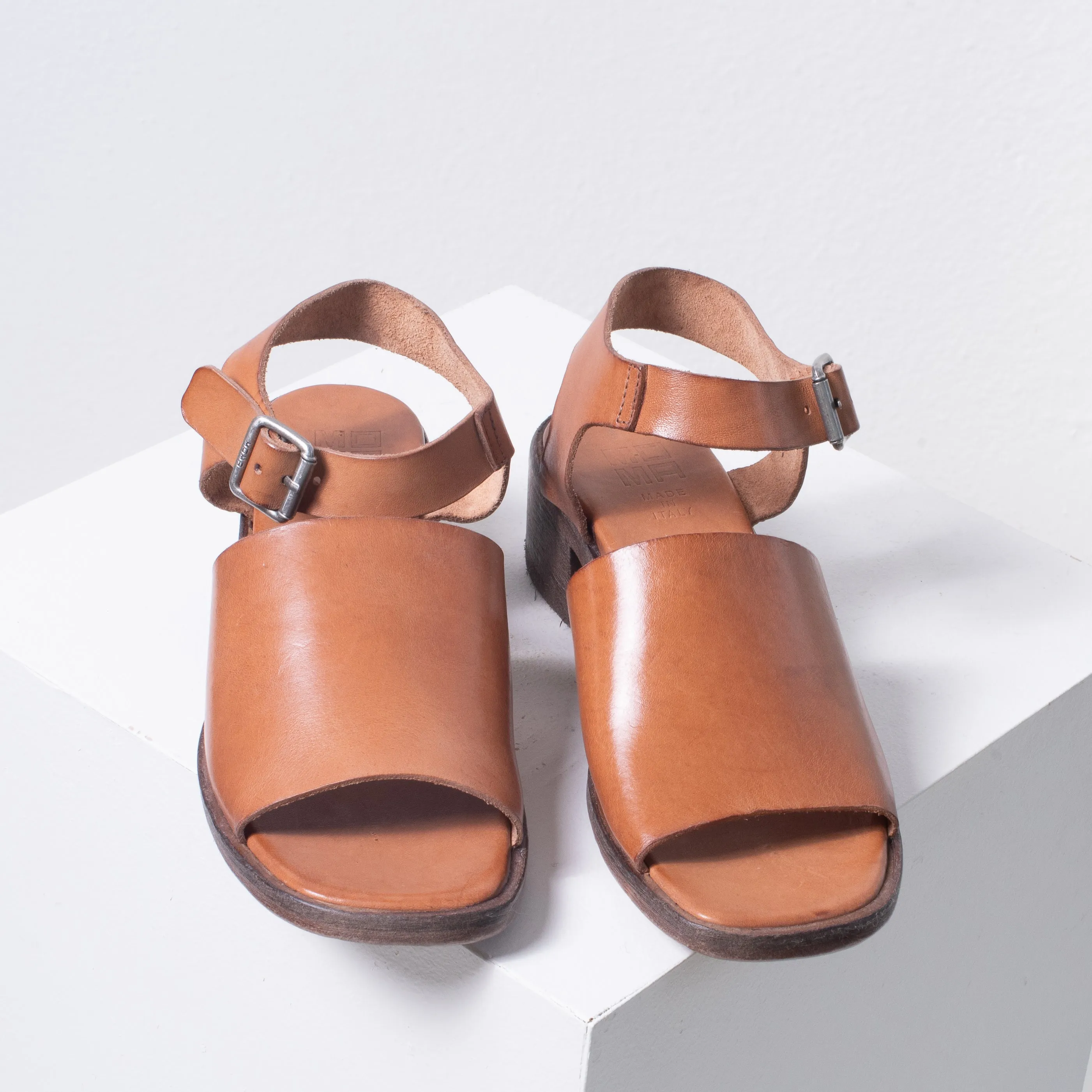 Moma Mid Heel Sandal (whiskey)