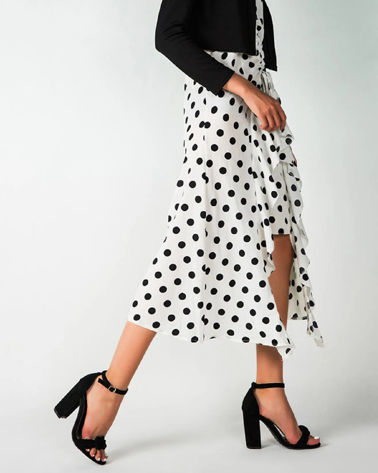Open-toe Buckle Block Heel Sandals - Black
