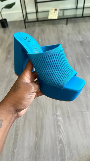 RAFFA CHUNKY HEEL (BLUE)