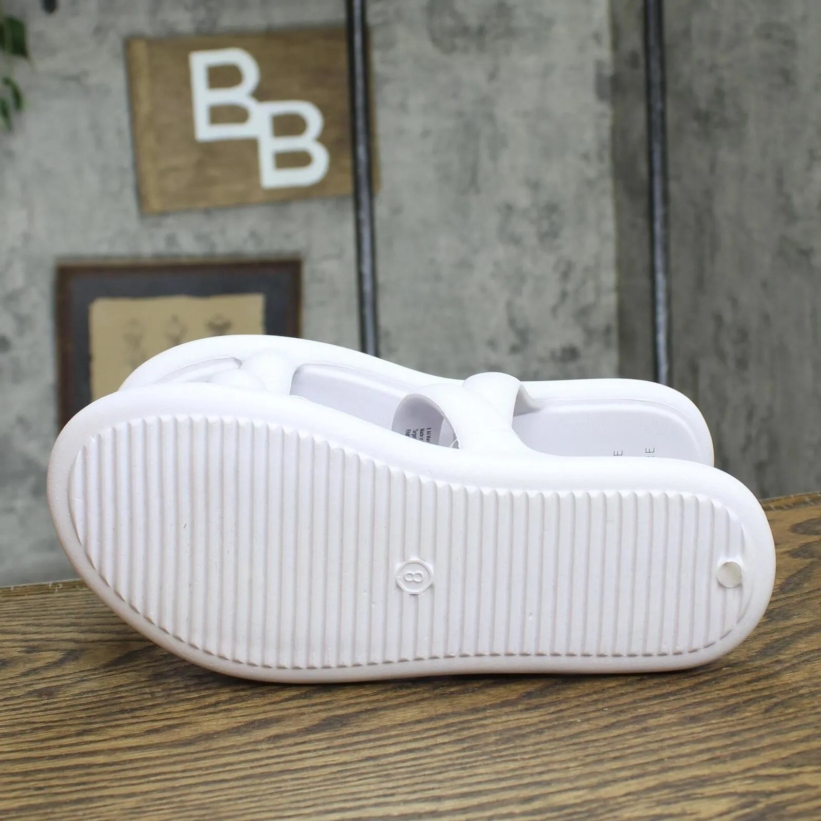 Shade & Shore Womens Ellen EVA Footbed Sandals 89887077 White 8M