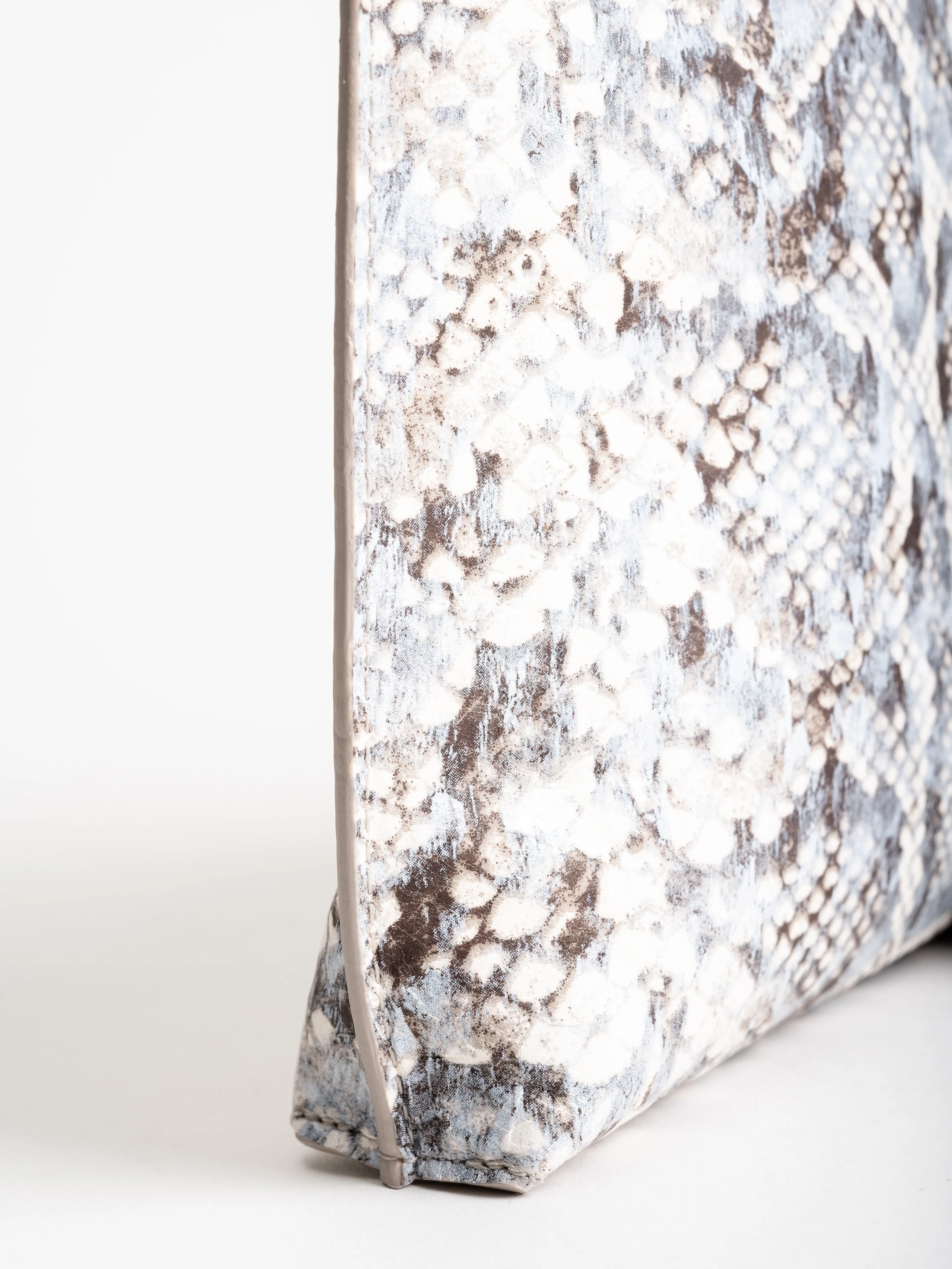 strappy pouch - pashminia snakeprint