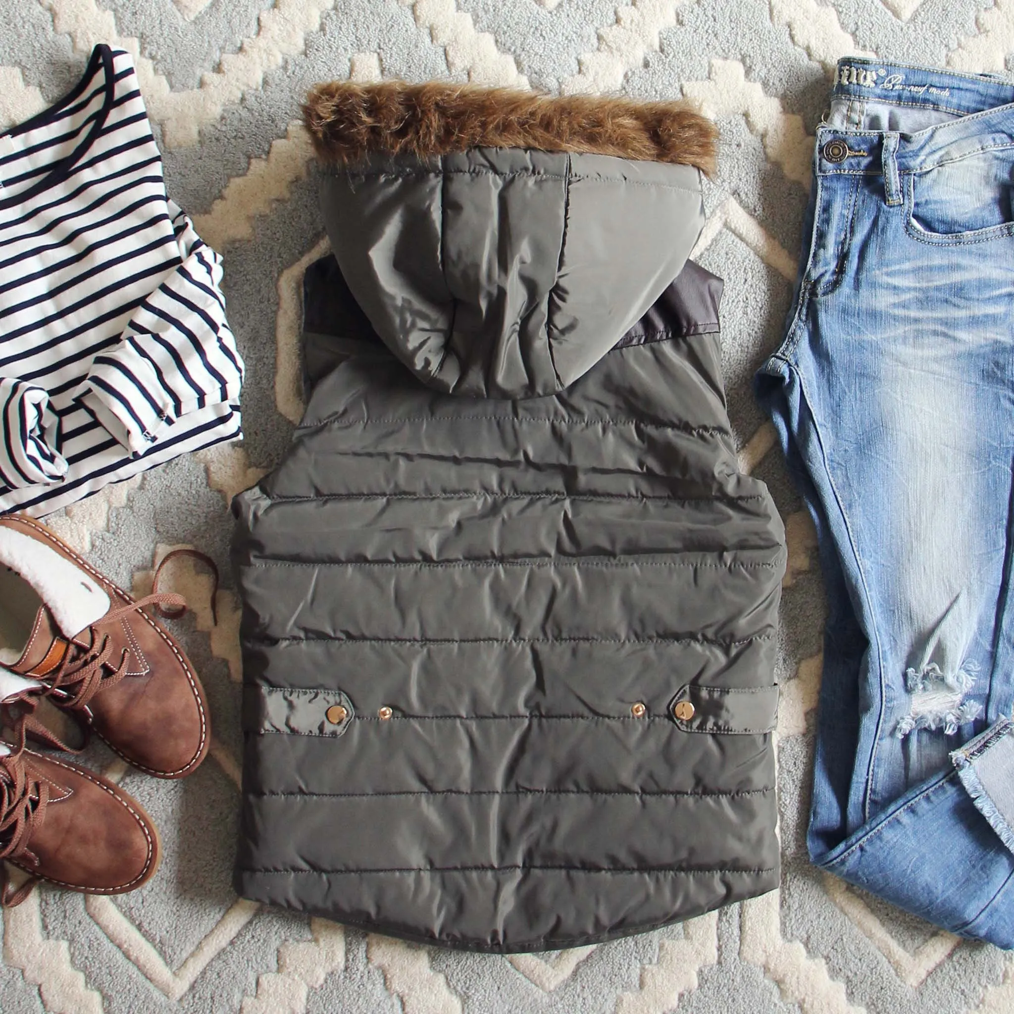 Suncadia Hooded Vest