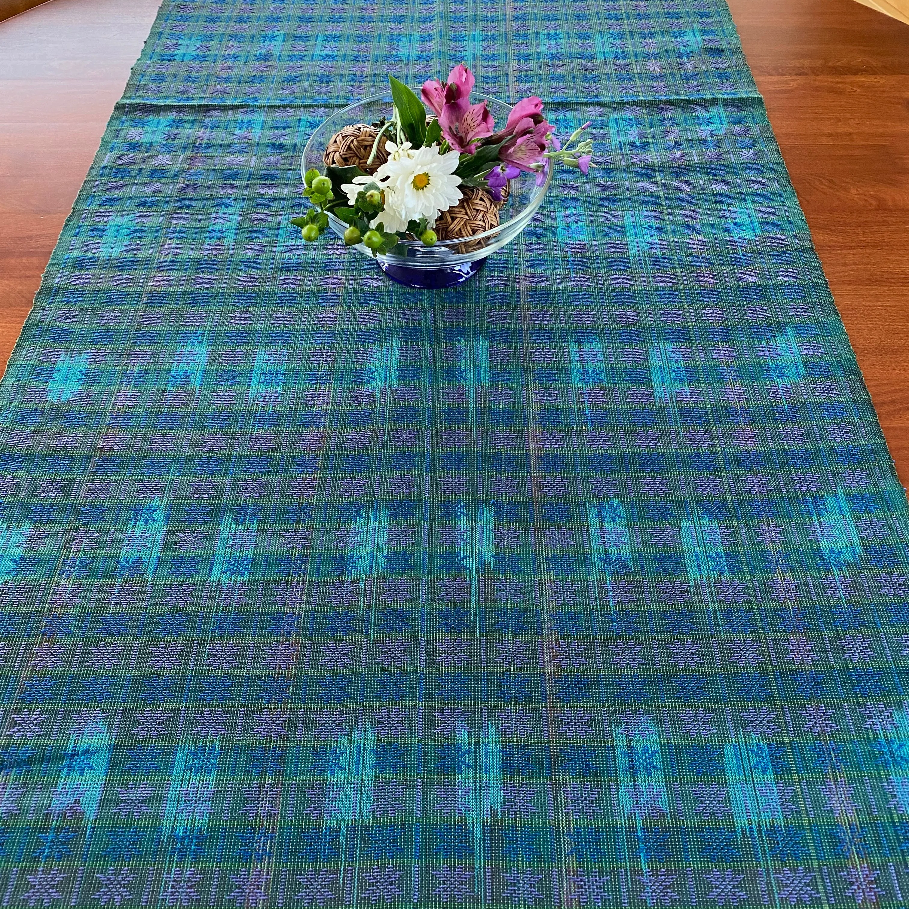 Sungkit table runner