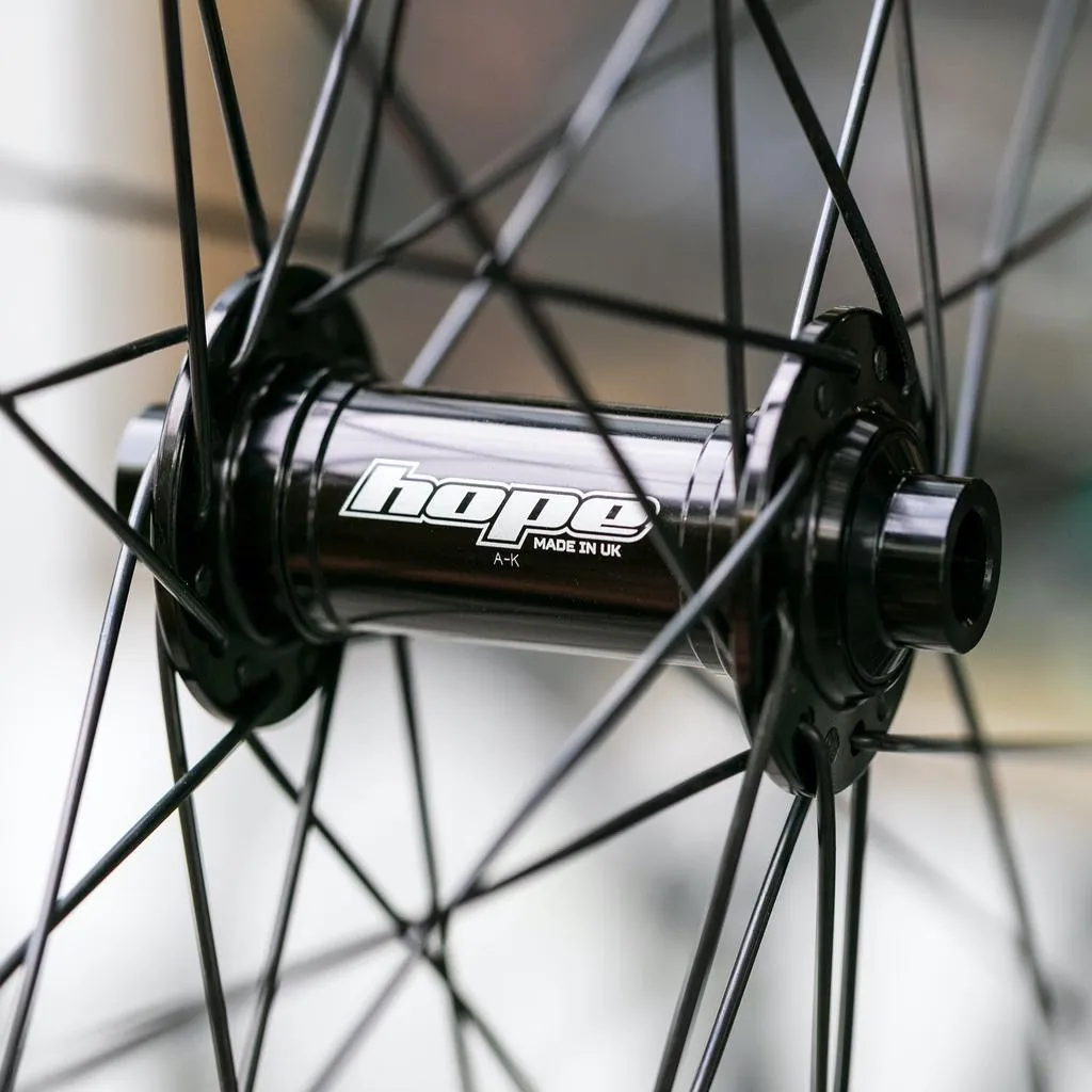 Thru-Axle Track HOPE Tech & Velocity | Velocity Quill 3X | Black Clincher Wheelset