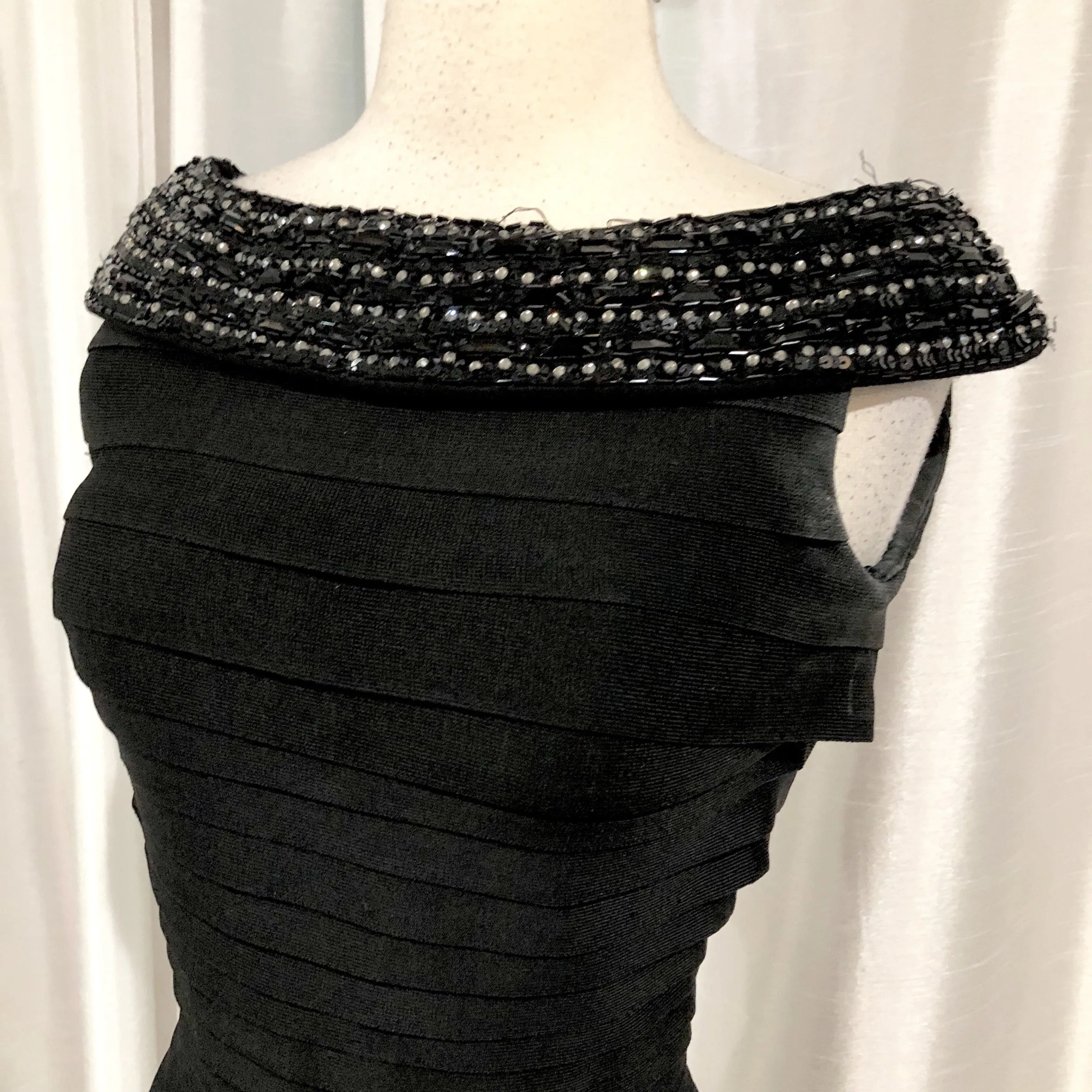 TONY BOWLS Black Off-The-Shoulder Embellished Neckline Short Dress Size 2