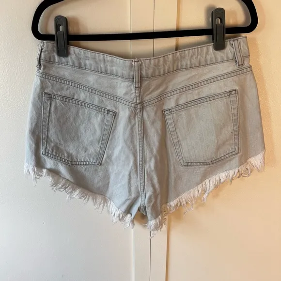 Topshop Kiri‎ Denim Women’s NWT Jean Shorts Light Wash Frayed Size US 12