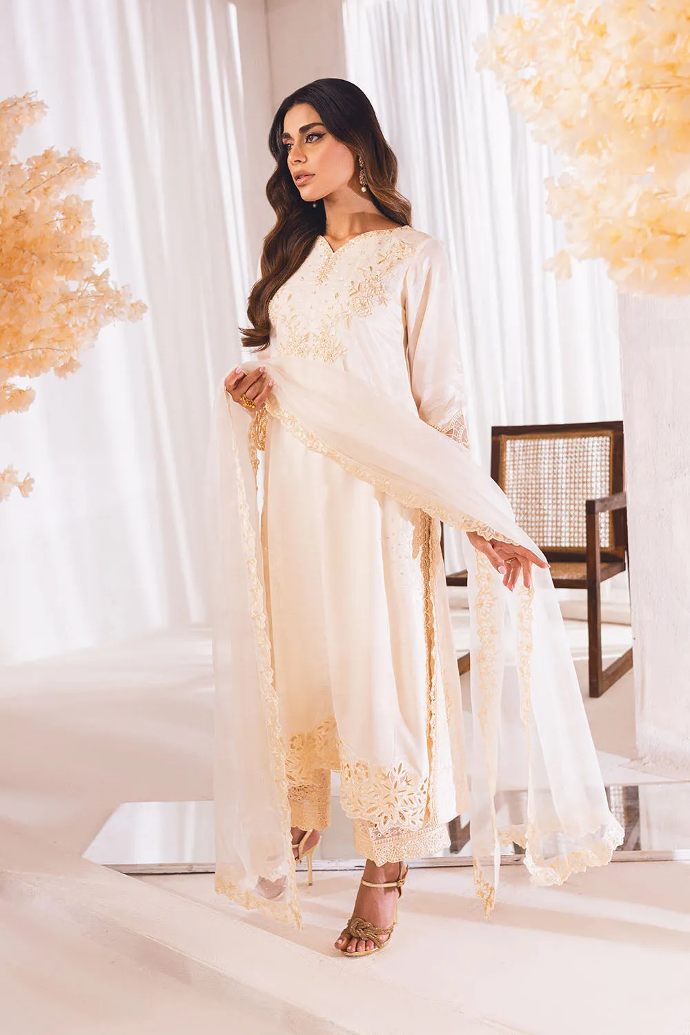 Traditional Embellished Ivory Pakistani Salwar Kameez Dupatta Salwar Suit