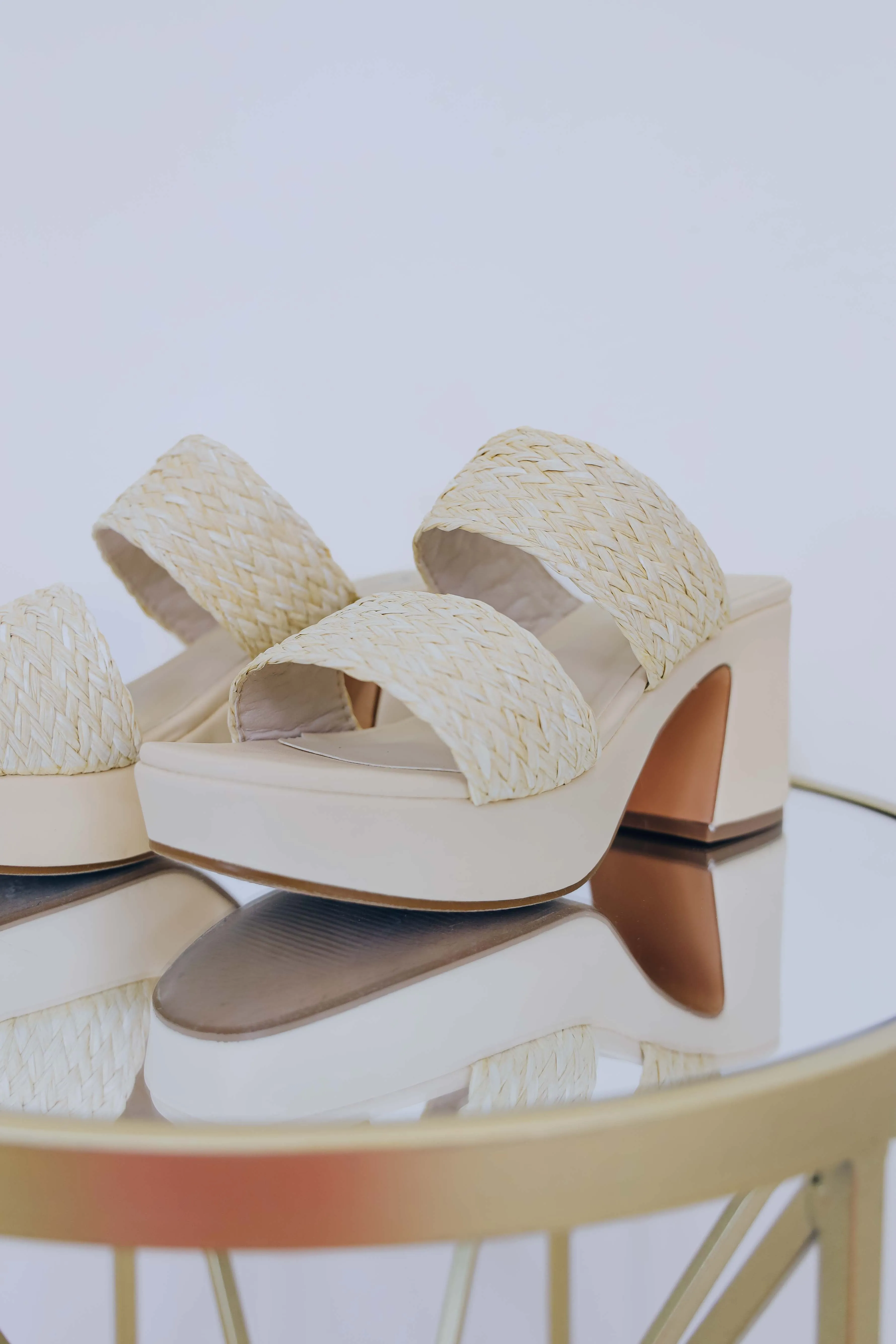 Trendy Texture Raffia Platform Sandal