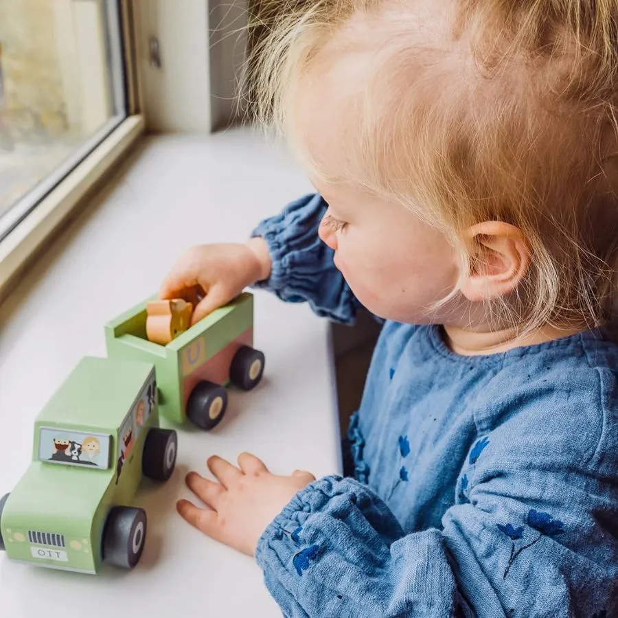 Wooden Farm 4 x 4 & Horsebox with Horse Toy